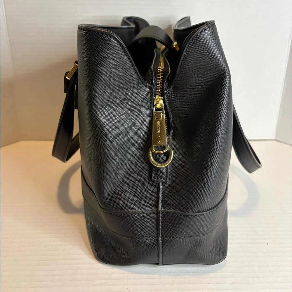 Steve Madden Black Shoulder Bag with Removable Strap - Picture 4 of 8